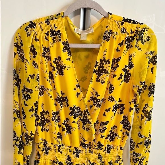 MICHAEL KORS NWOT Floral V Neck Yellow Ruffle Lined Dress, Size M - Picture 3 of 14